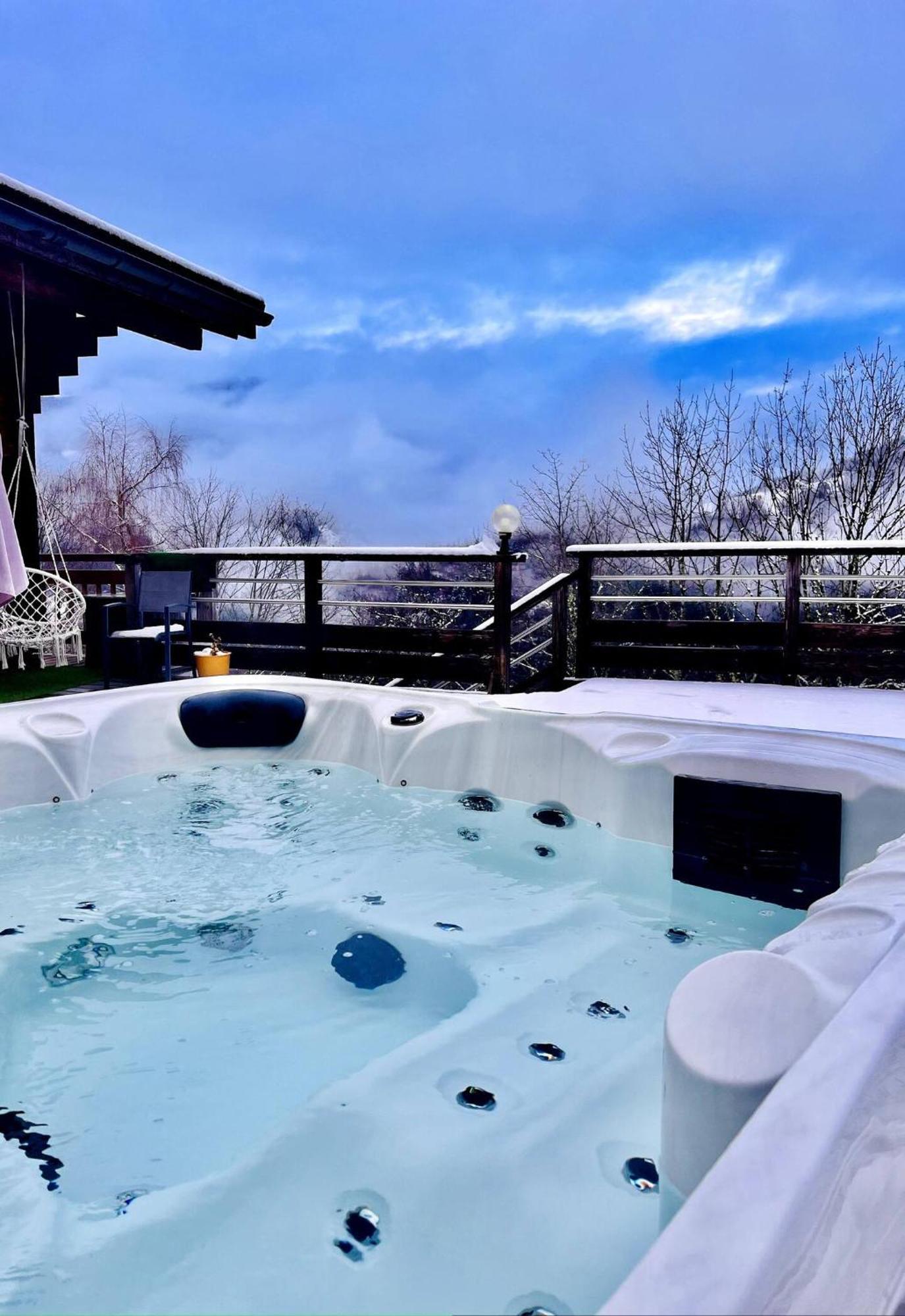 Charming Family Chalet For 8 People, With Private Hot Tub Les Clefs Exterior foto